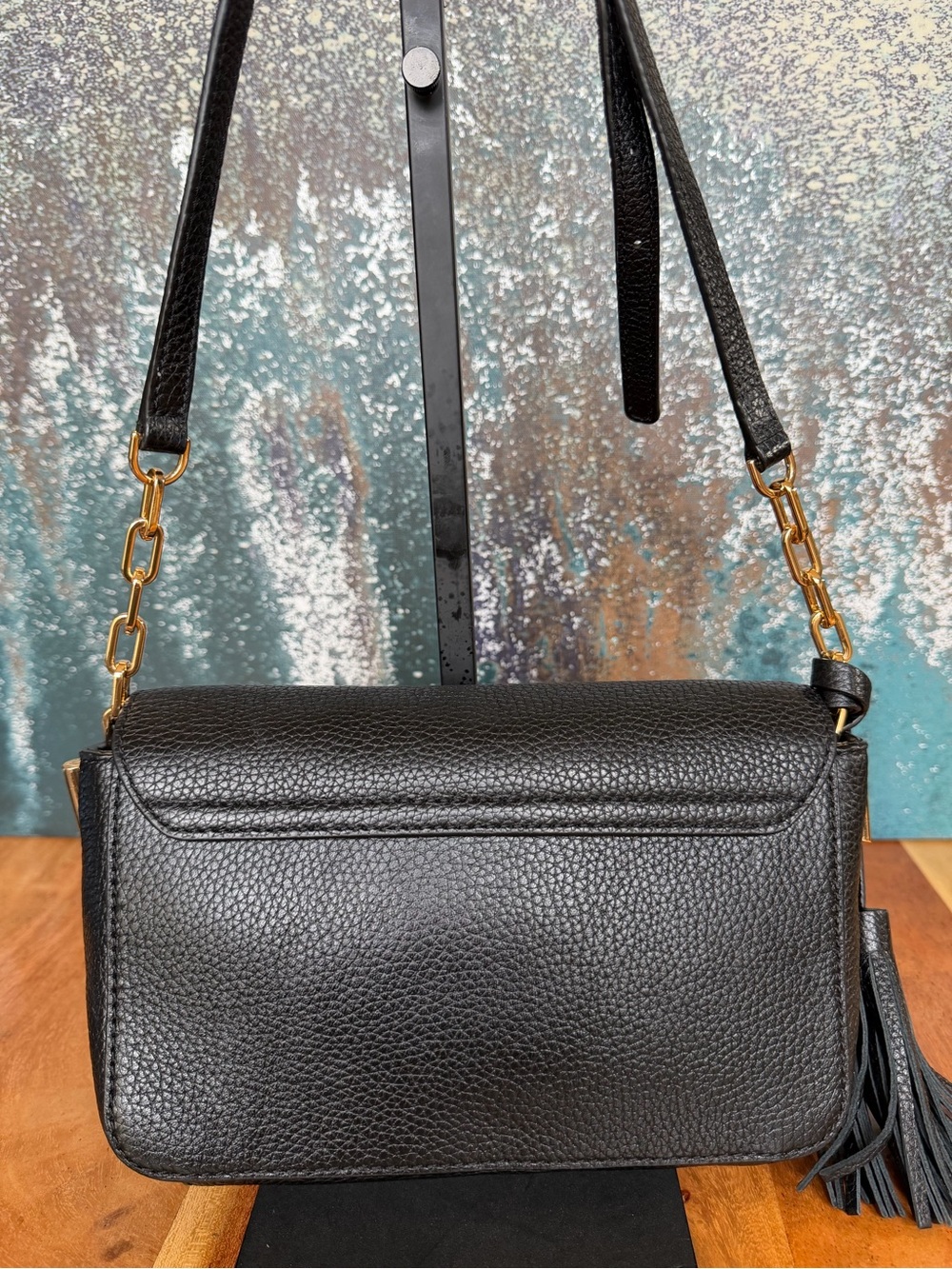 Tory Burch Quiet Luxury 2010’s Thea Pebbled Leather Flap Crossbody Black EUC - Picture 12 of 14